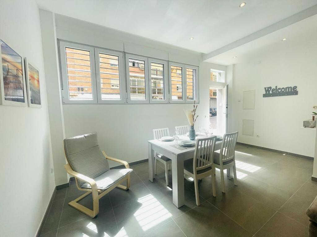 Apartamento Alhucemas Playa Malaga Ngoại thất bức ảnh