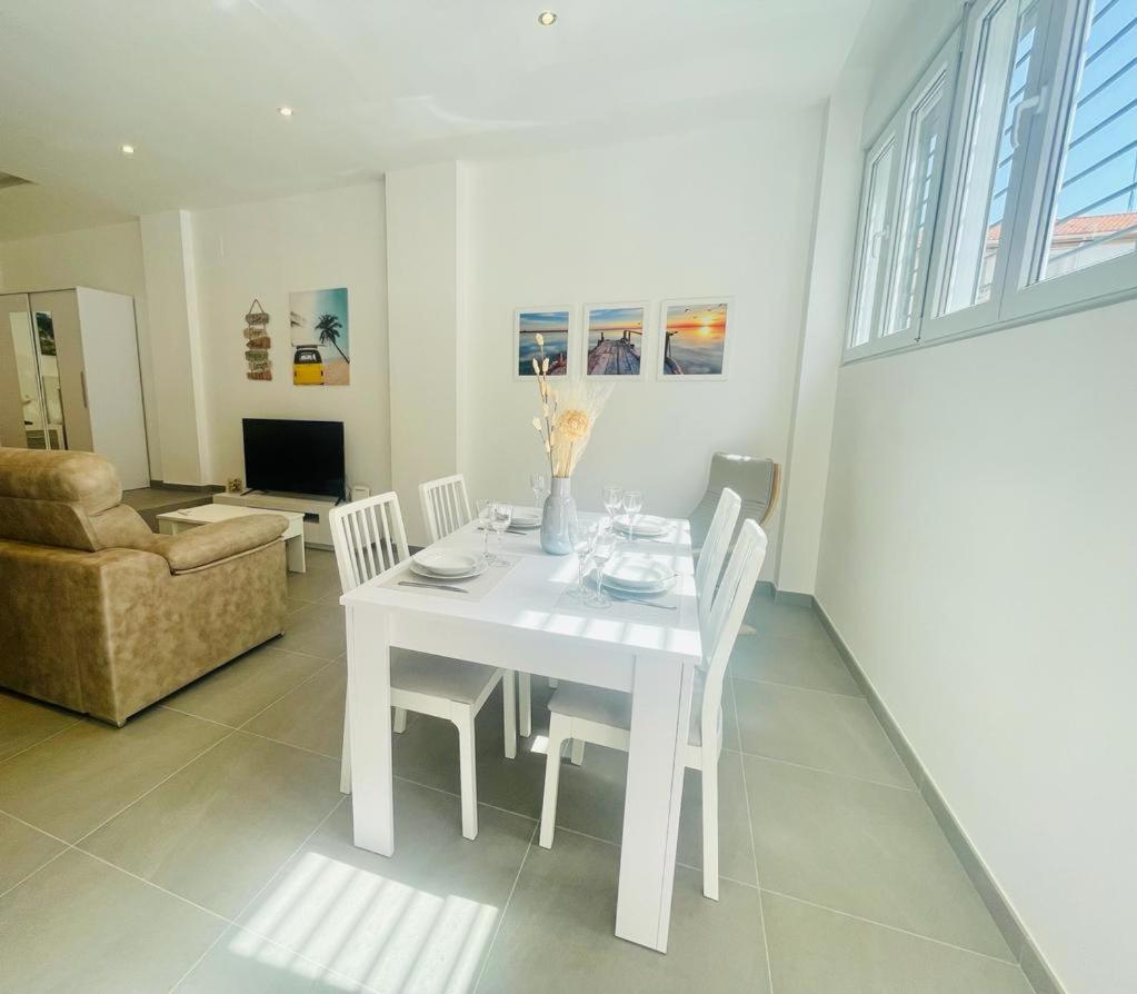 Apartamento Alhucemas Playa Malaga Ngoại thất bức ảnh